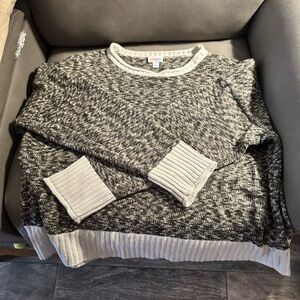 LuLaRoe 2x Black and White Crewneck Sweater